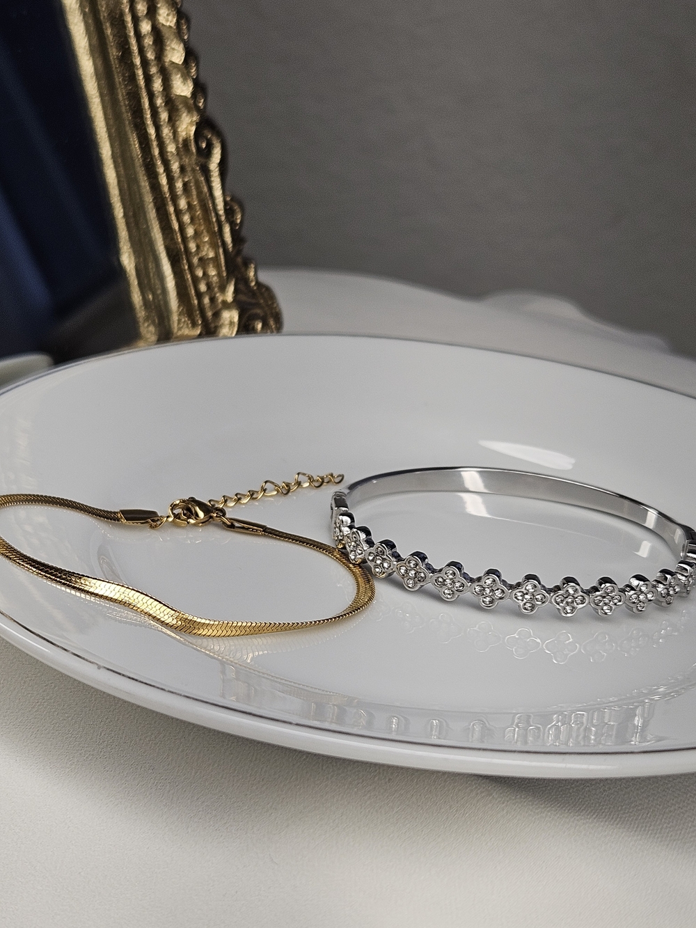 The Luxury Mixed-Metal Bracelet Stack ✨👑